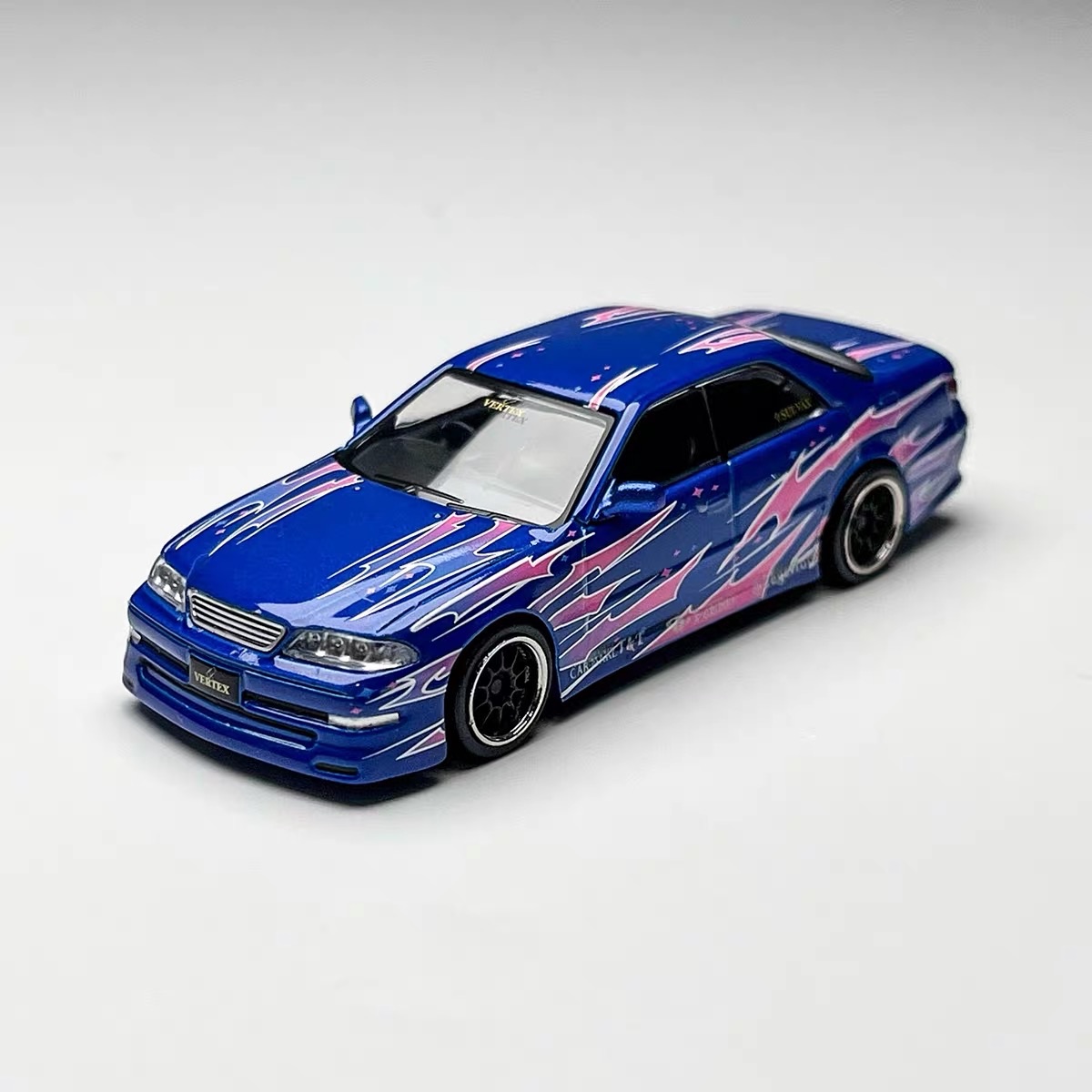 Hot Wheels Nissan Skyline GT-R R33 Blue Pink Flames Livery 1:64 Diecast